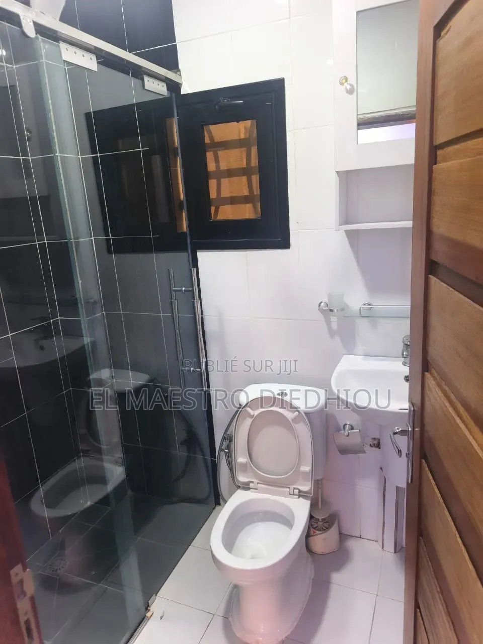 3chbre Appartement dans Appartement 3 à Louer