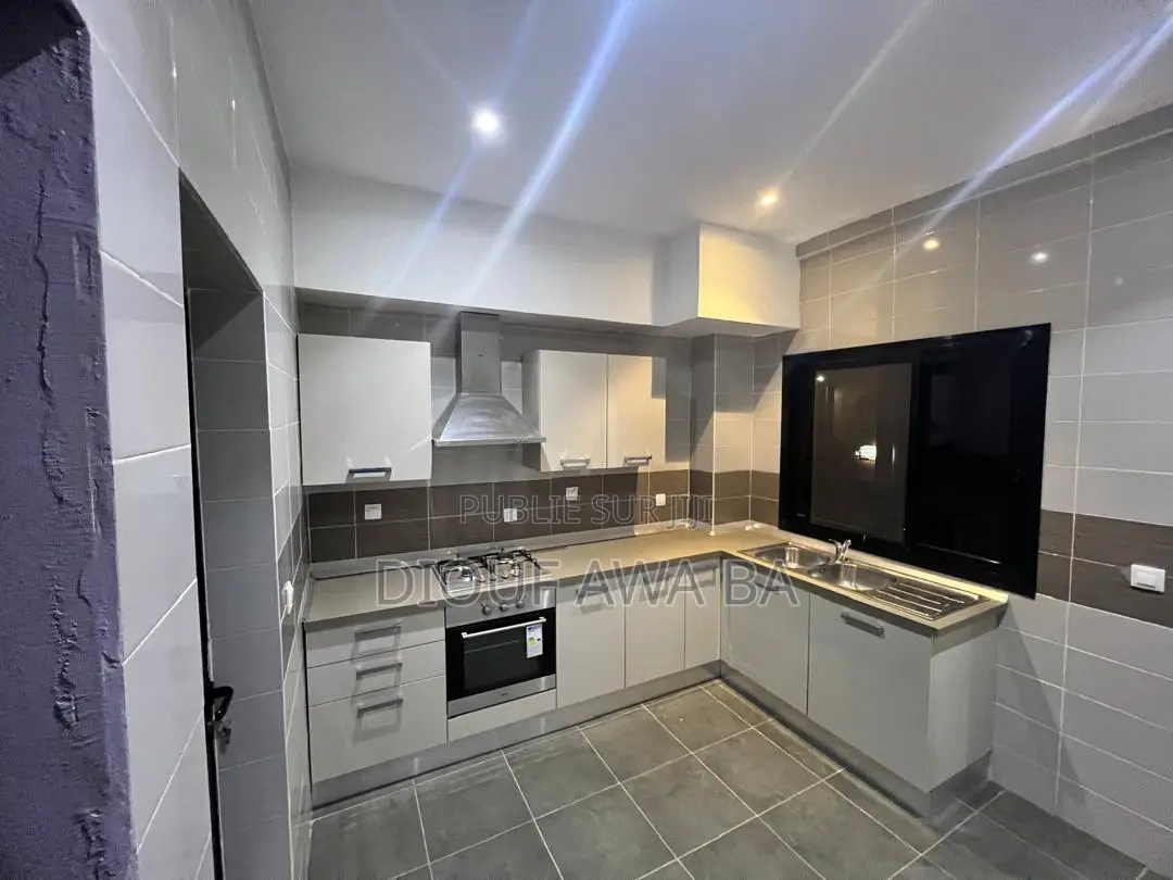 4chbre Appartement dans Appartement F4 À, Mermoz Sacré-Cœur à Louer