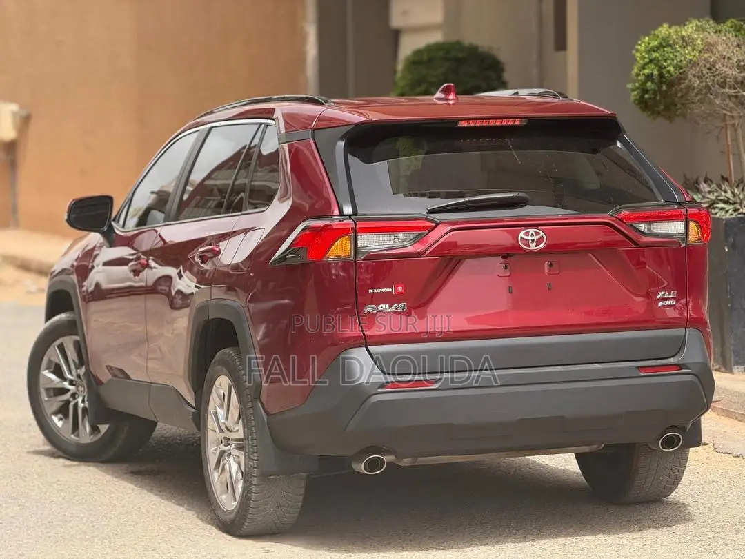 Toyota RAV4 2022 Rouge
