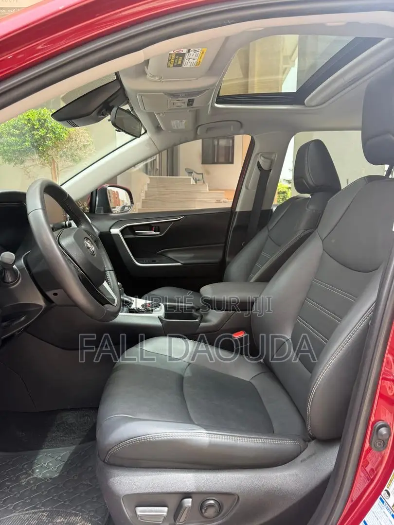 Toyota RAV4 2022 Rouge