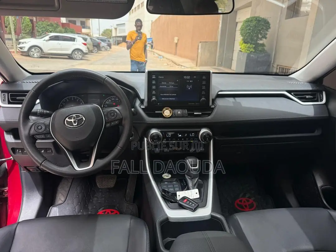 Toyota RAV4 2022 Rouge