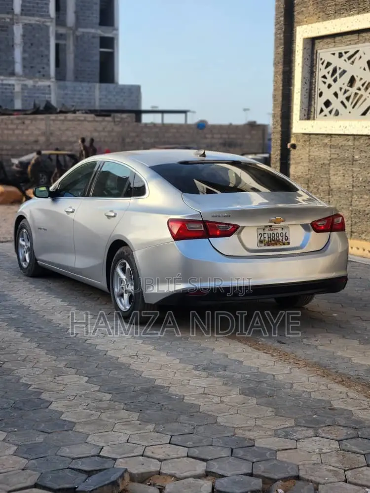 Chevrolet Malibu 2017 Gris