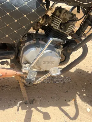 TVS HLX 125 2023 Noir