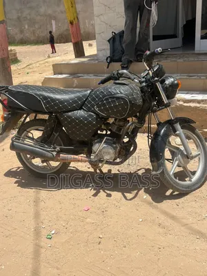 TVS HLX 125 2023 Noir