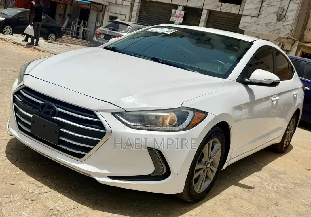 Hyundai Elantra 2018 Blanc