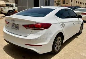 Hyundai Elantra 2018 Blanc