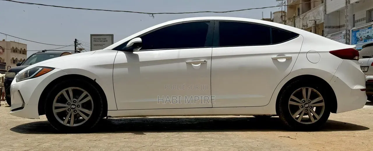 Hyundai Elantra 2018 Blanc
