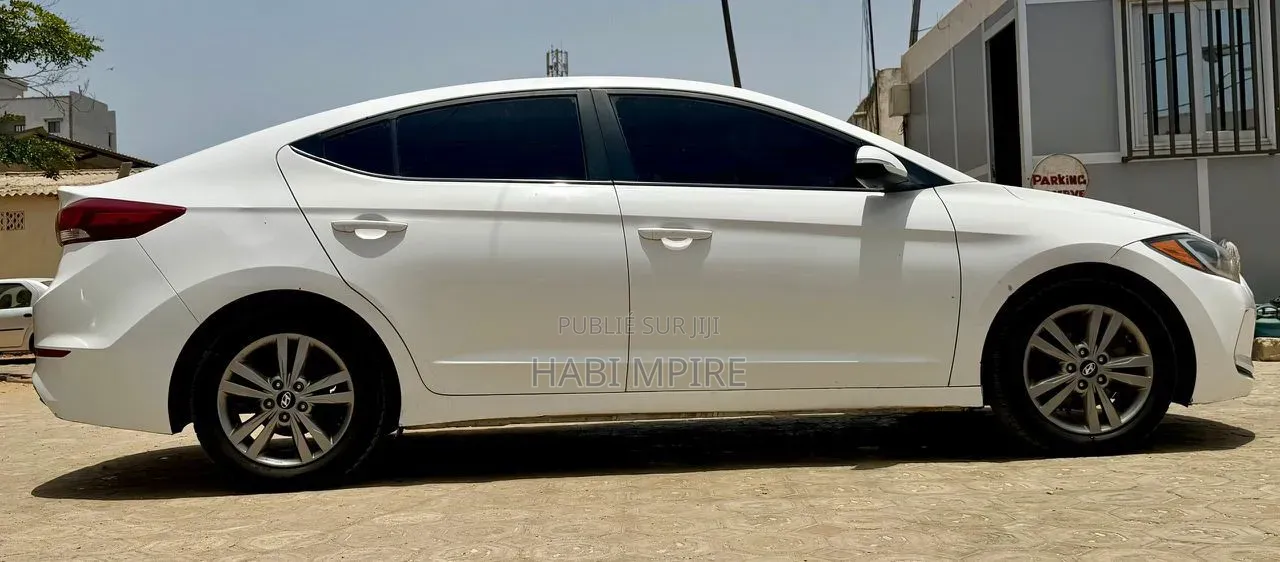 Hyundai Elantra 2018 Blanc