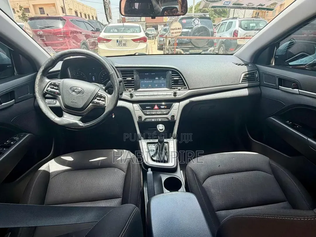 Hyundai Elantra 2018 Blanc