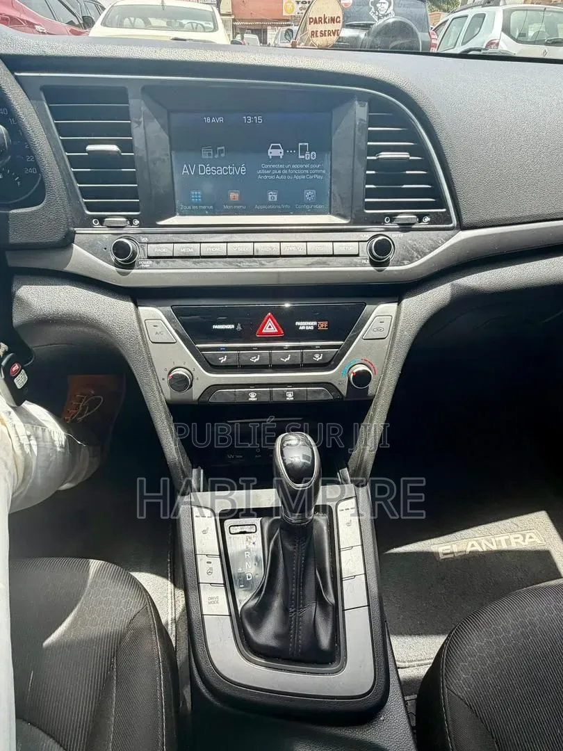Hyundai Elantra 2018 Blanc