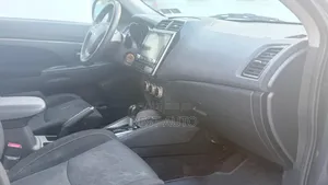 Mitsubishi Outlander 2020 Gris