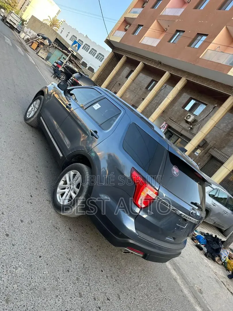 Ford Explorer 2019 Bleu
