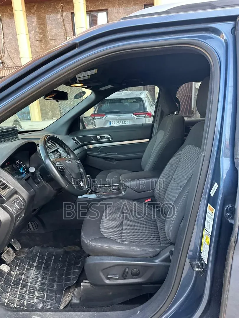 Ford Explorer 2019 Bleu