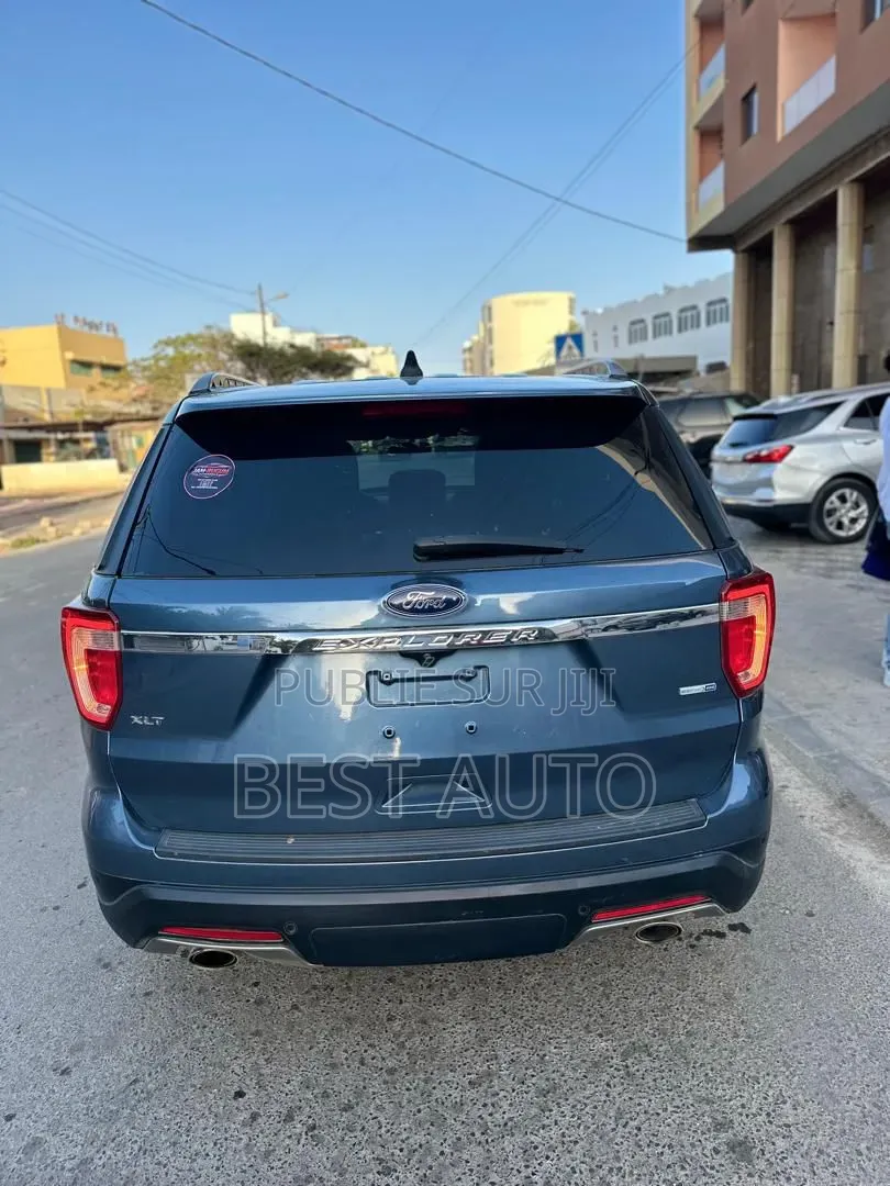 Ford Explorer 2019 Bleu