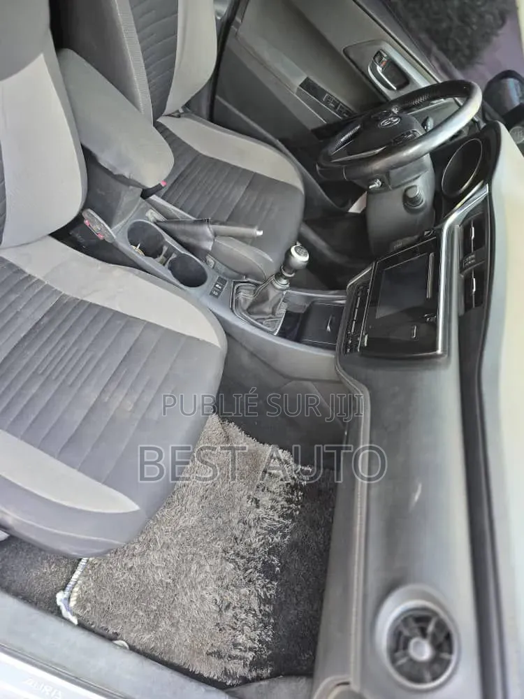 Toyota Auris 2016 Gris