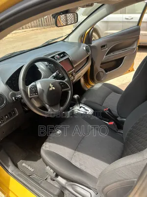 Mitsubishi Mirage 2023 Jaune