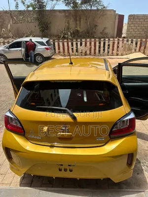 Mitsubishi Mirage 2023 Jaune
