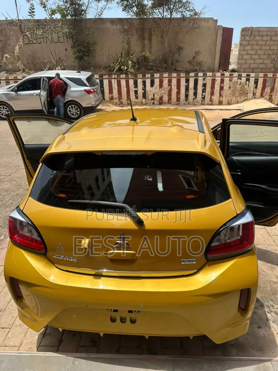 Mitsubishi Mirage 2023 Jaune