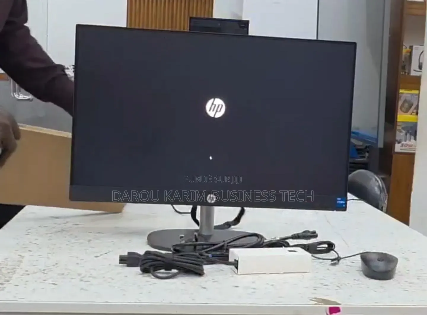 Nouveau Ordinateur de bureau HP AiO 24 8GB Intel Core i5 SSD 512GB