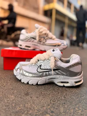 Nike Air Max Moto Blanc Noir (Femmes)