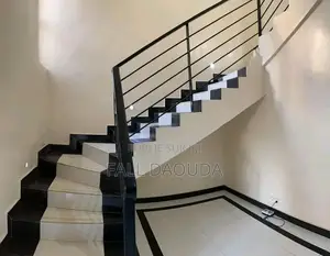 5chbre Maison dans Maison, Guediawaye à Vendre