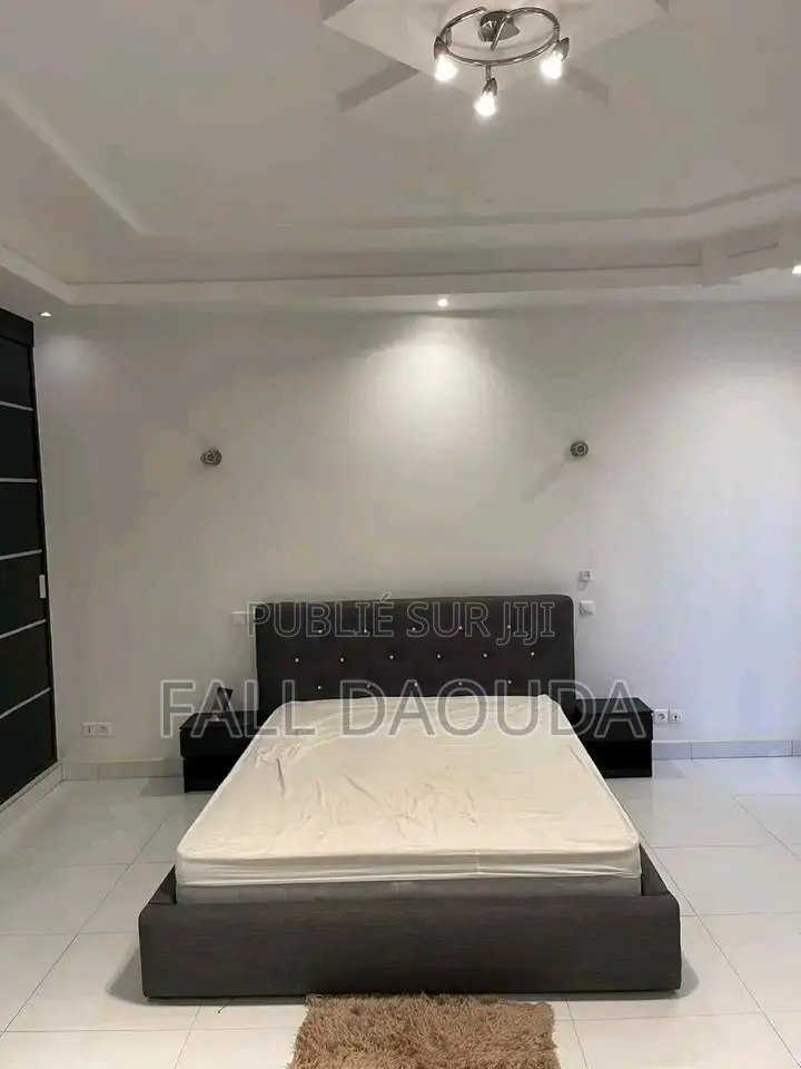5chbre Maison dans Maison, Guediawaye à Vendre
