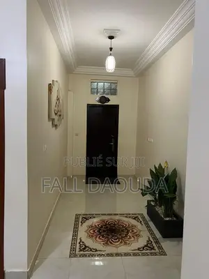 5chbre Villa dans Villa, Rufisque à Vendre