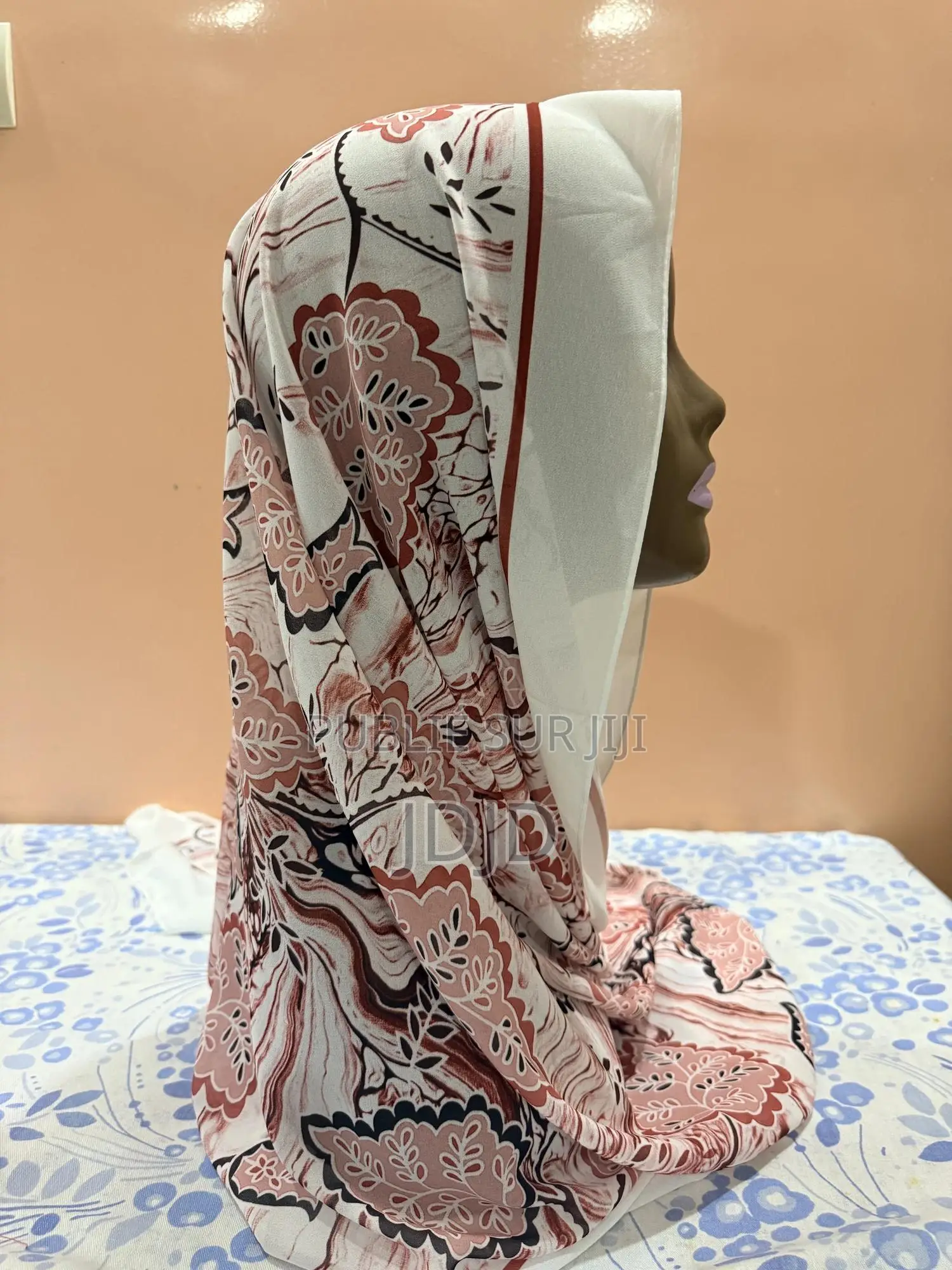 Foulards / Hijabs Tendance - Plusieurs Modèles Disponibles
