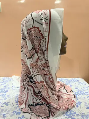 Foulards / Hijabs Tendance - Plusieurs Modèles Disponibles
