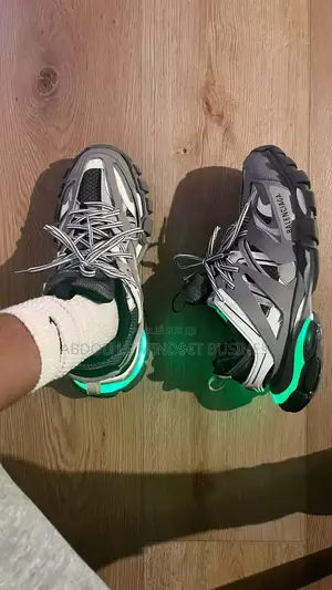 Balenciaga All Color Disponible