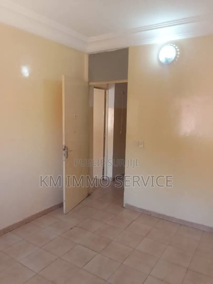 2chbre Appartement dans 2 Chambre Salon, Mermoz Sacré-Cœur à Louer