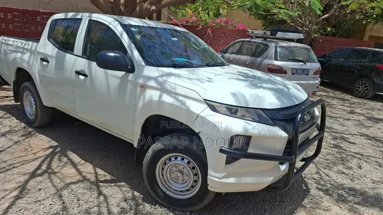 Mitsubishi L400 2020 Blanc