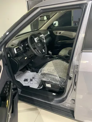 SsangYong Korando 2025 Gris