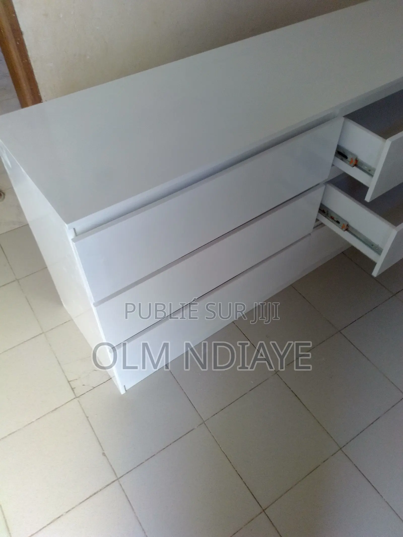 Commode À Tiroirs