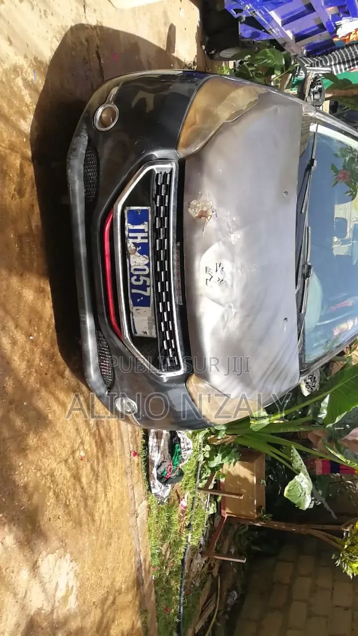 Peugeot 208 2018 Gris