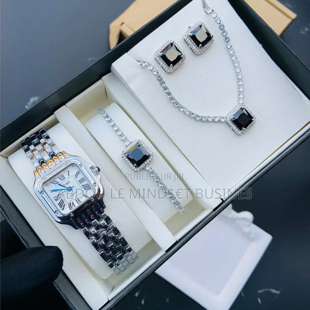 Coffret Montre O Pandora Disponible
