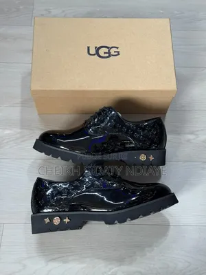 Deeschaussures De Classe Disponible Au