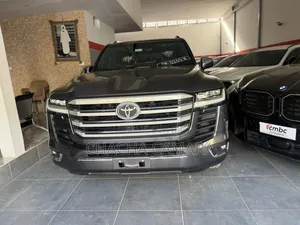 Nouveau Toyota Land Cruiser Prado 2.4 Petrol 2025 Noir