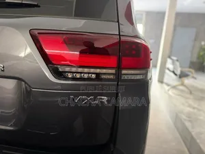 Nouveau Toyota Land Cruiser Prado 2.4 Petrol 2025 Noir