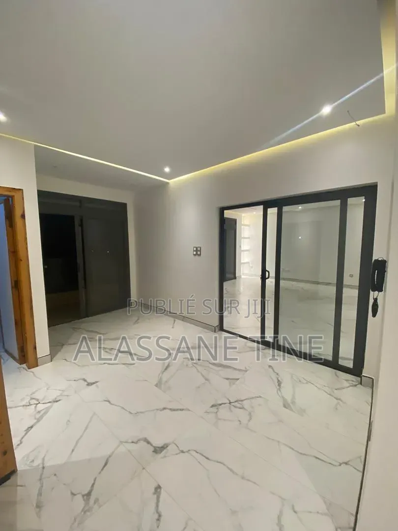 3chbre Appartement dans Bella, Mermoz Sacré-Cœur à Louer