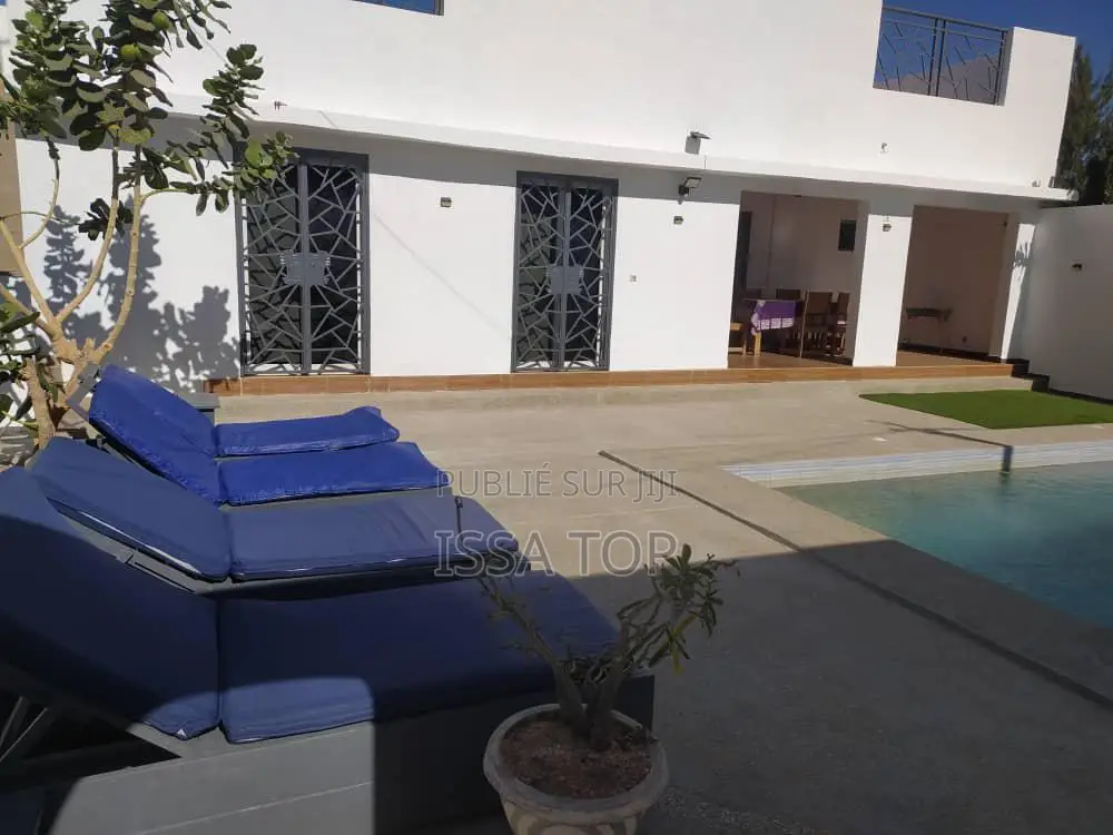 Meublé 3chbre Villa dans Villa 300 M², Sindia à Vendre