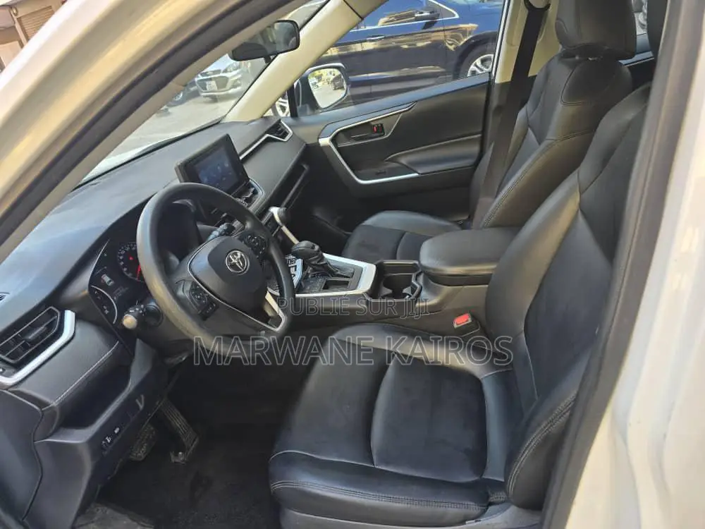 Toyota RAV4 2021 Blanc