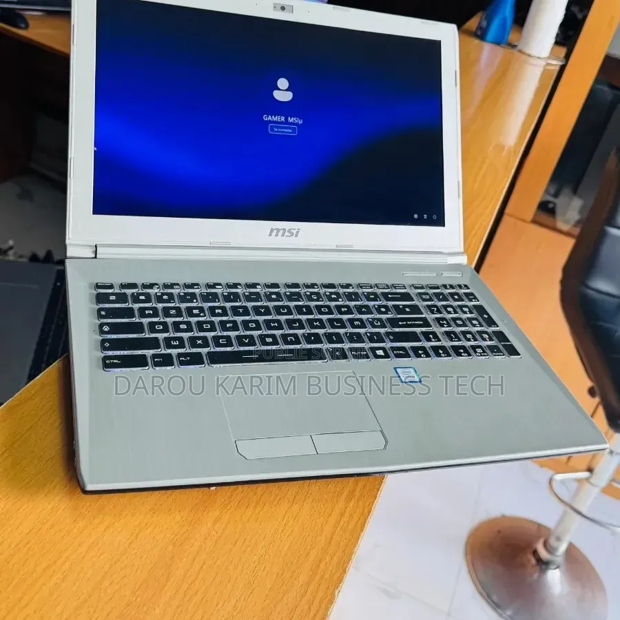 Nouveau Ordinateur portable MSI PE72 7RE 16GB Intel Core i7 HDD+SSD 1T