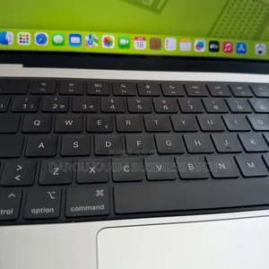 Nouveau Apple MacBook Pro 2023 M2 Pro 14-inch 16GB Apple M2 SSD 1T