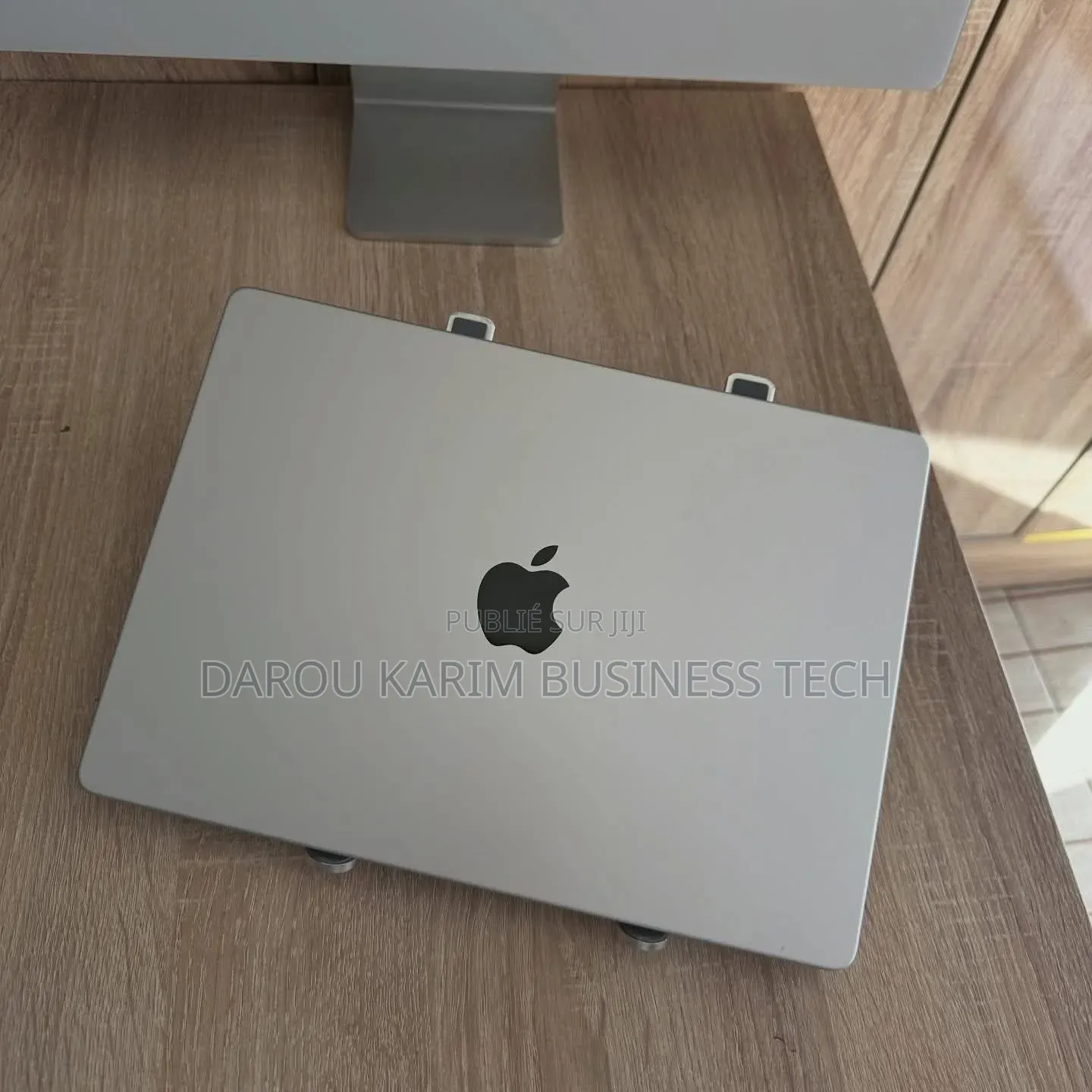 Nouveau Apple MacBook Pro 2023 M2 Pro 14-inch 16GB Apple M2 SSD 1T