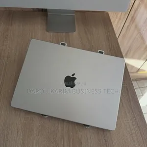 Nouveau Apple MacBook Pro 2023 M2 Pro 14-inch 16GB Apple M2 SSD 1T