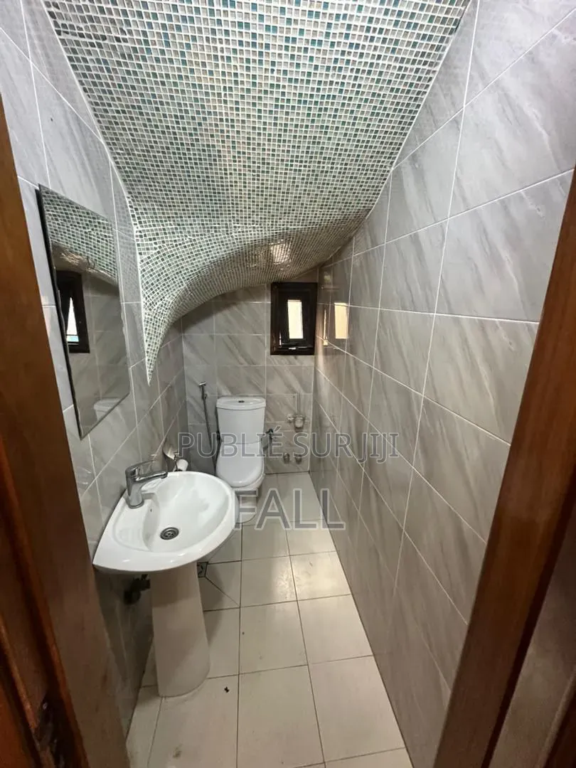 3chbre Appartement dans Imb Immo, Rufisque à Louer