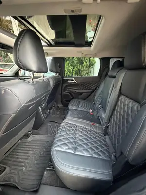 Mitsubishi Outlander 2023 Gris