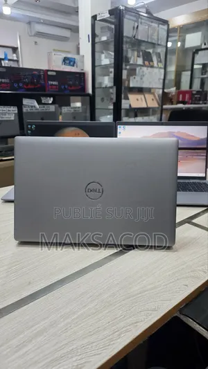 Ordinateur portable Dell Precision 3561 16GB Intel Core i7 SSD 256GB