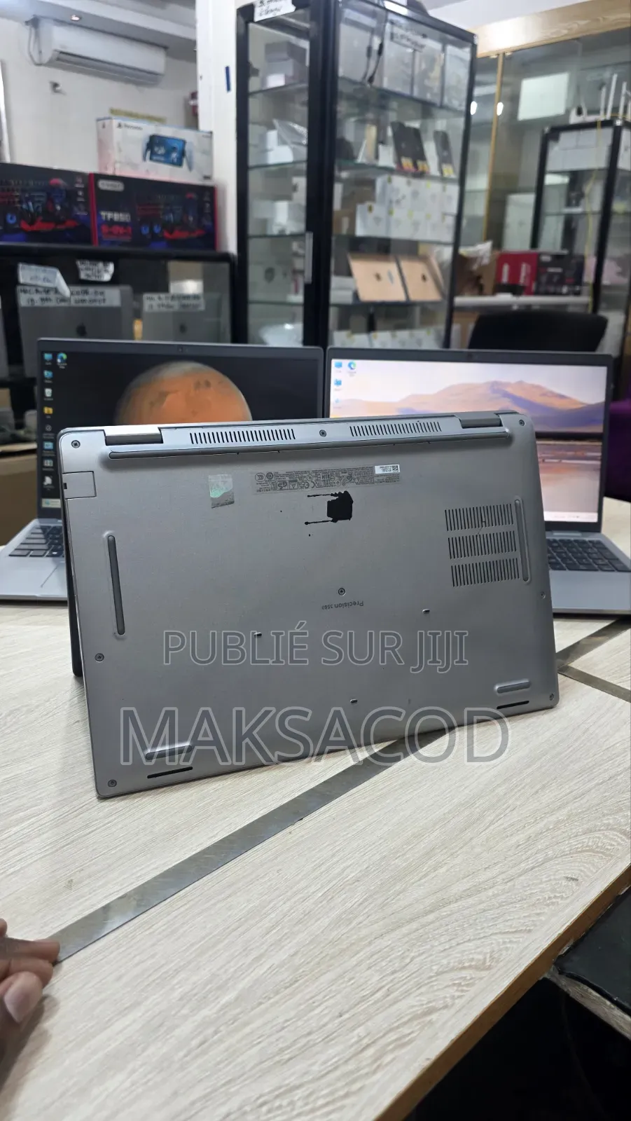 Ordinateur portable Dell Precision 3561 16GB Intel Core i7 SSD 256GB